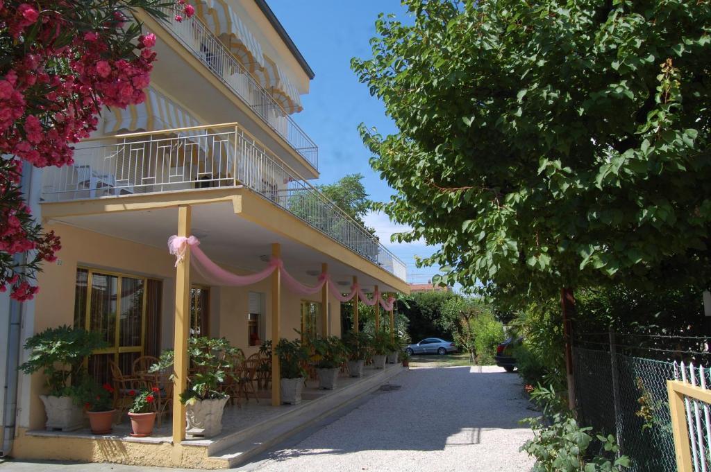 Hotel Perugini Marebello Eksteriør bilde